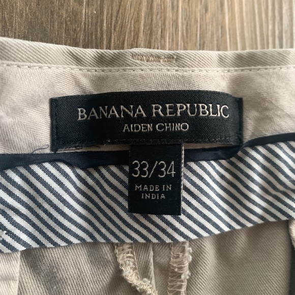 33x34 EUC Banana Republic Aiden Slim Fit Chinos - Picture 3 of 7